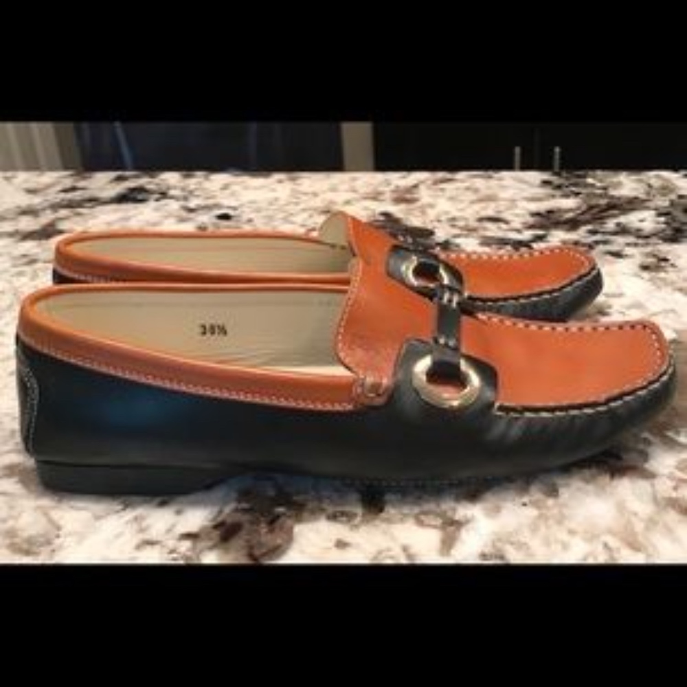 Tod's Anilux Flats,Two Tone & Gold tone hardware - Picture 2 of 7